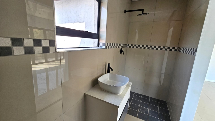 5 Bedroom Property for Sale in Melodie North West